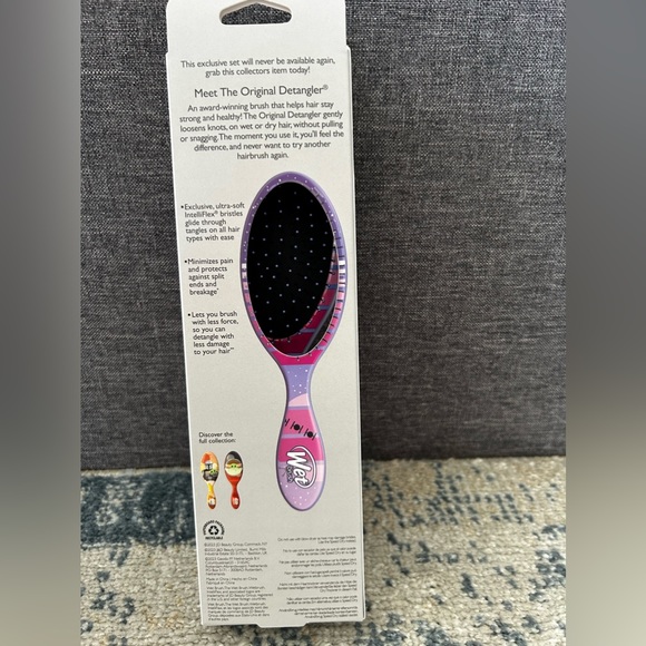 Mandalorian Star Wars Limited Edition Wet Brush Original Detangler New in Box! - Picture 2 of 2
